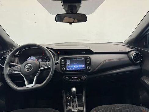 Used 2021 Nissan Kicks SR w/ Exterior Package FWD image 6