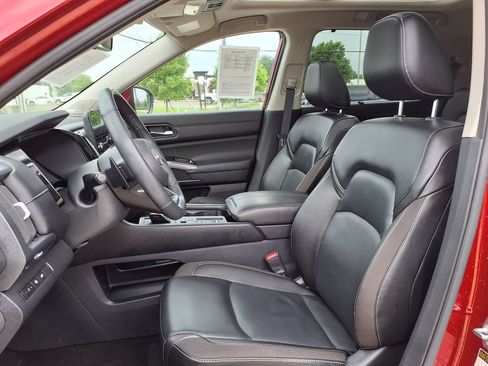 Used 2023 Nissan Pathfinder SL w/ SL Premium Package FWD image 18