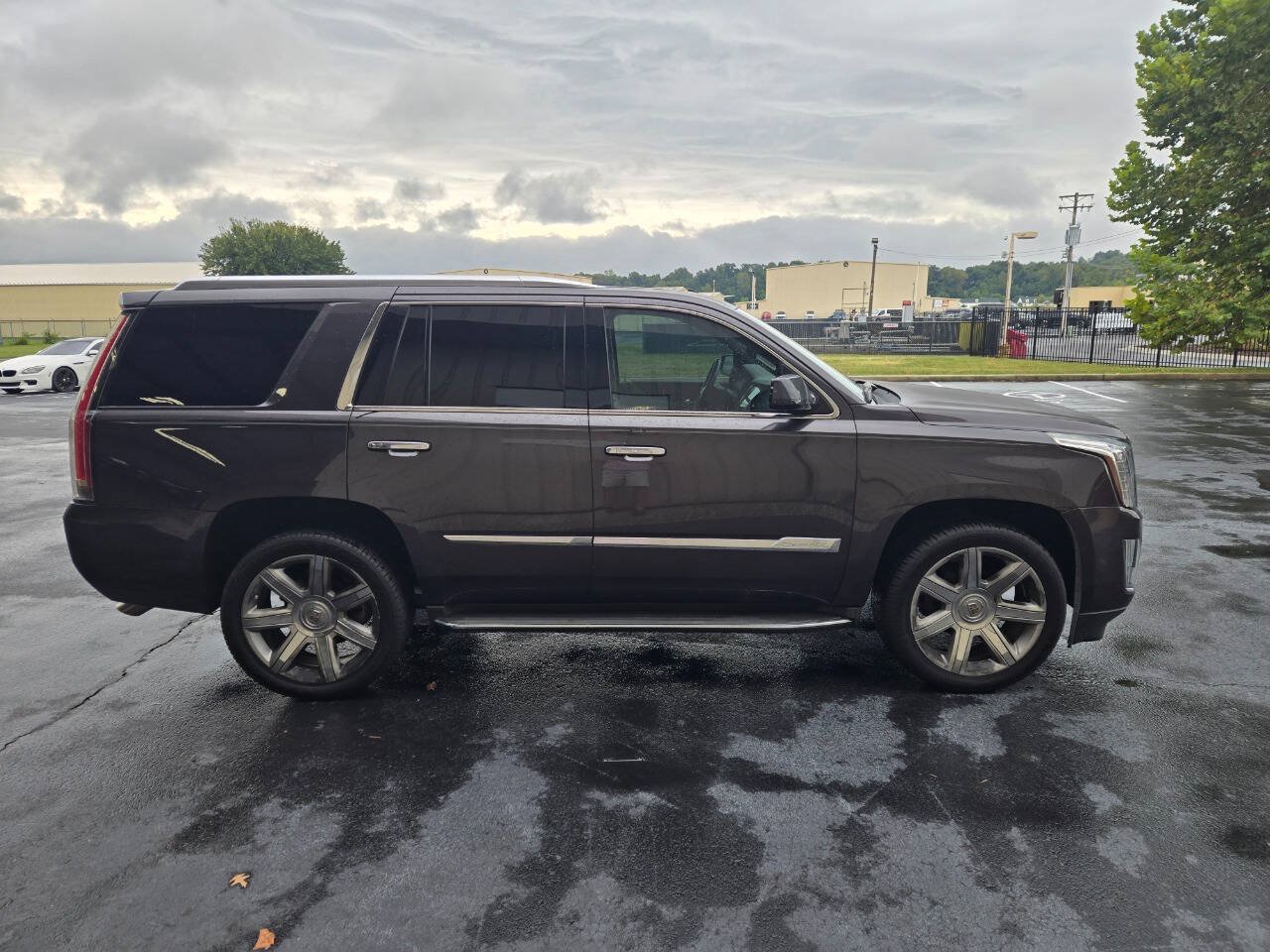 Used 2015 Cadillac Escalade Luxury AWD/4WD image 6