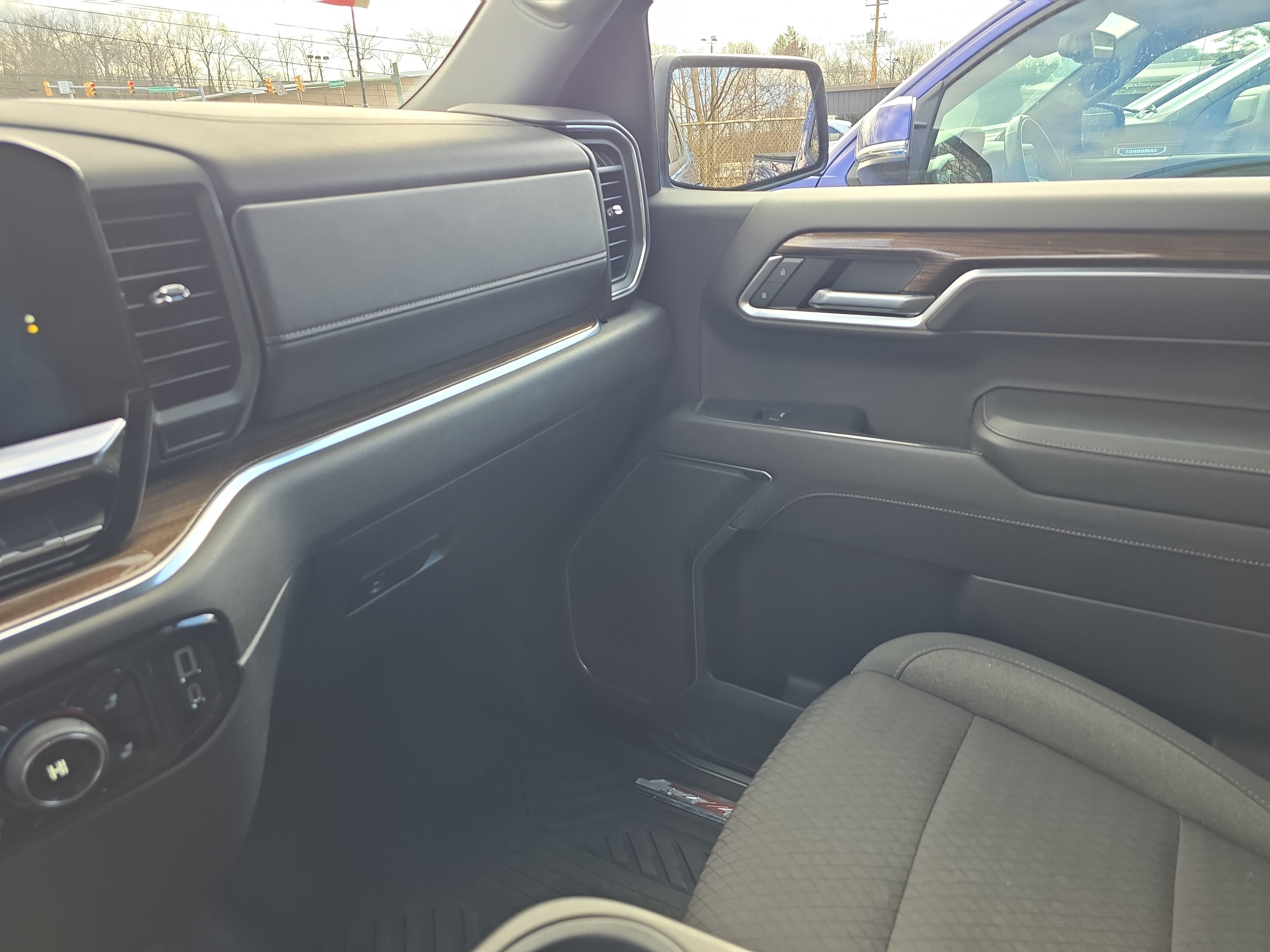 Used 2022 Chevrolet Silverado 1500 RST AWD/4WD image 34