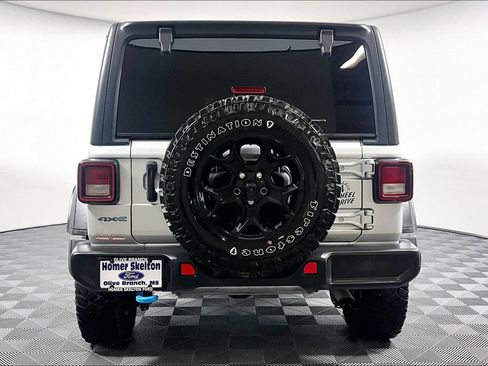 Used 2023 Jeep Wrangler Unlimited w/ Cold Weather Group AWD/4WD image 4