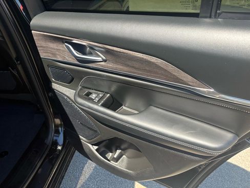 Used 2023 Jeep Grand Cherokee Overland AWD/4WD image 55
