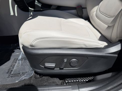 Used 2025 Hyundai Tucson Limited FWD image 32