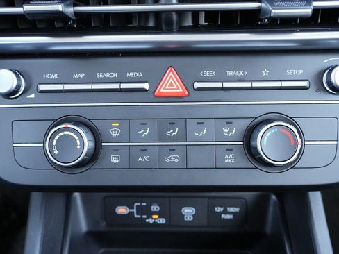 Certified 2025 Hyundai Tucson SE image 33