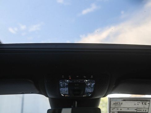 New 2026 Mercedes-Benz GLB 250 4MATIC image 14