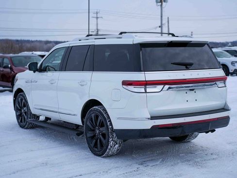 Used 2024 Lincoln Navigator Reserve image 7