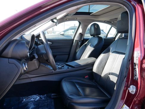 Used 2018 Alfa Romeo Giulia AWD image 15