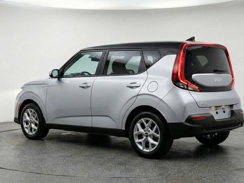Used 2025 Kia Soul LX w/ LX Technology Package image 6