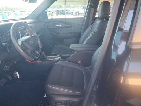 Used 2022 Chevrolet TrailBlazer RS FWD image 3