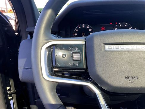 Used 2025 Land Rover Discovery Sport Dynamic SE AWD/4WD image 18
