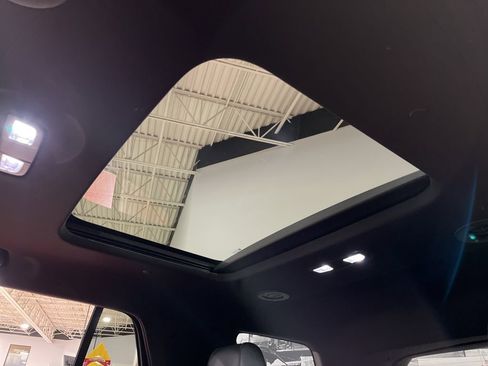 Used 2022 Chevrolet Traverse High Country w/ LPO, Floor Liner Package image 28