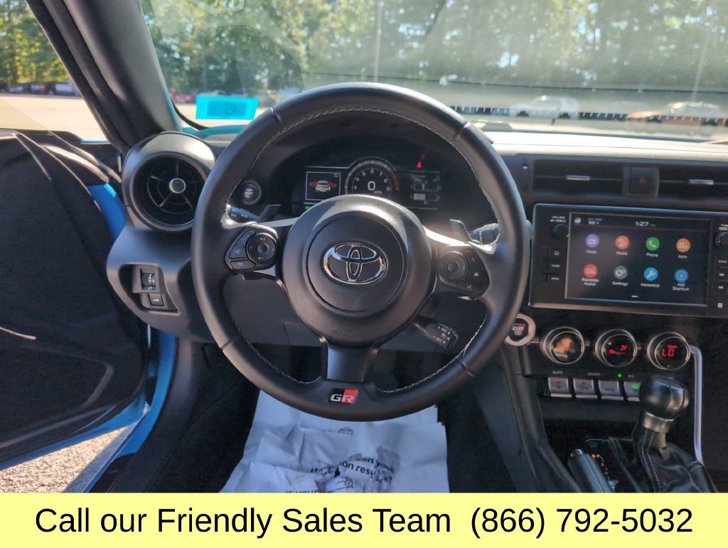 Used 2022 Toyota GR86 w/ ALL Weather Mat Package (TMS) RWD image 15