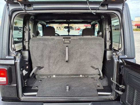 Used 2021 Jeep Wrangler Sport S image 15