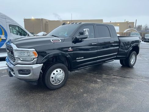 Used 2019 RAM 3500 Limited w/ Max Tow Package image 1