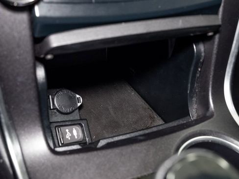 Used 2016 Toyota Camry SE image 17