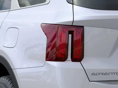 Used 2026 Kia Sorento S AWD/4WD image 11