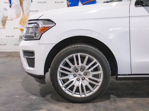 Used 2024 Ford Expedition Limited AWD/4WD image 17