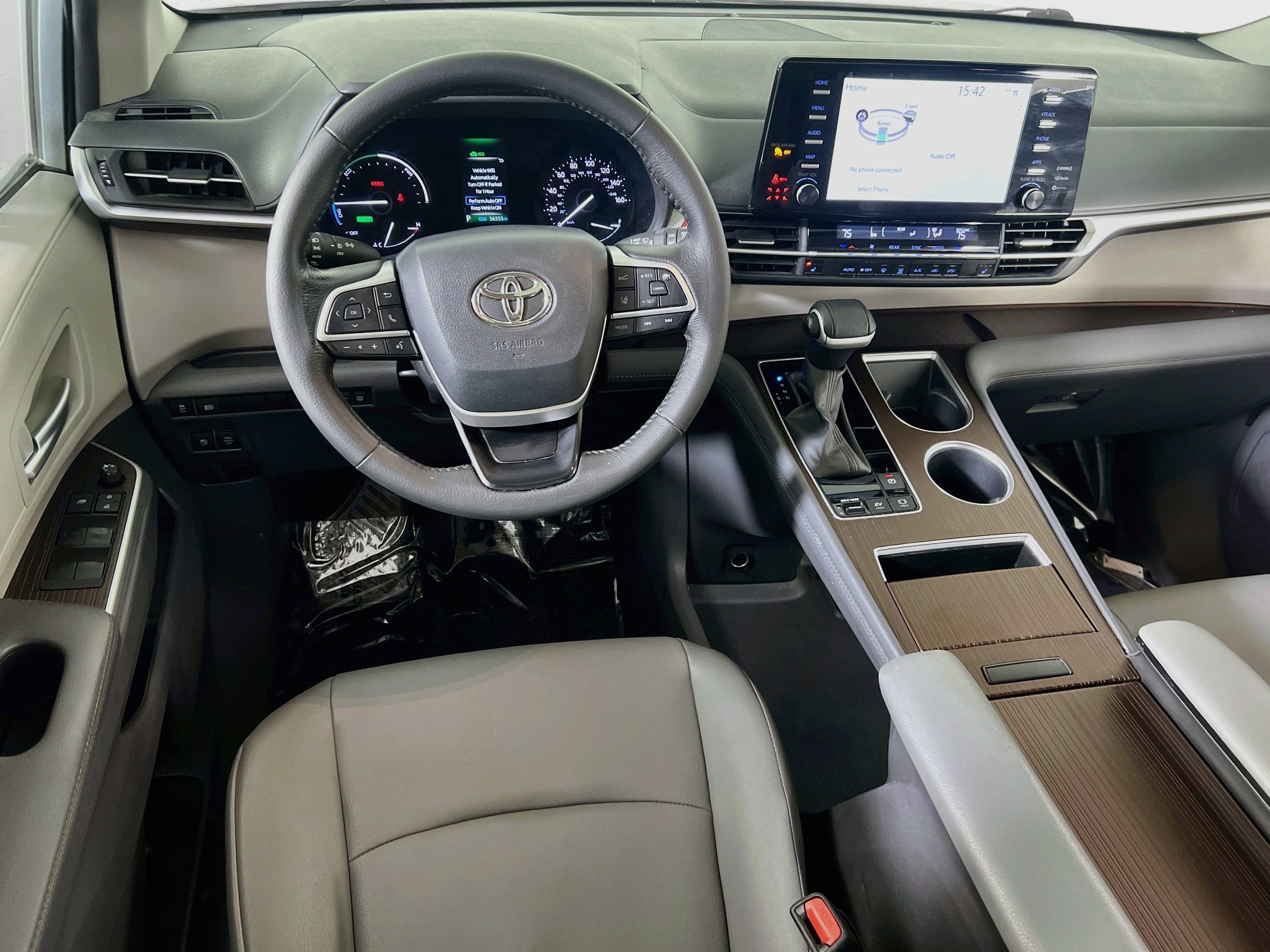 Used 2024 Toyota Sienna XLE FWD image 22