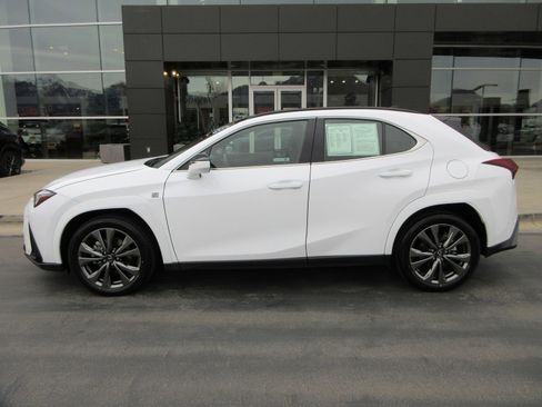 Used 2025 Lexus UX 300h AWD image 4