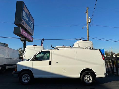 Used 2014 Chevrolet Express 2500 image 4