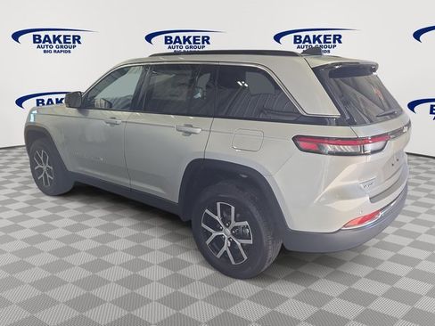 New 2025 Jeep Grand Cherokee Limited w/ Trailer Tow Package image 4