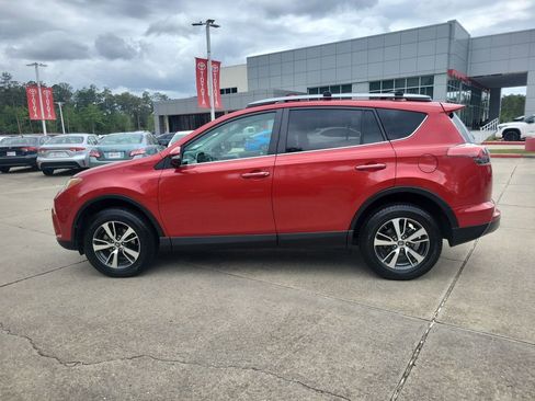 Used 2017 Toyota RAV4 XLE image 2