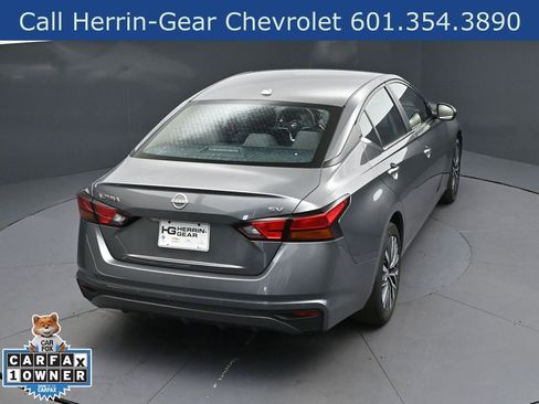 Used 2024 Nissan Altima 2.5 SV FWD image 35