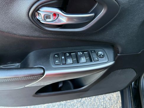 Used 2020 Jeep Cherokee Latitude image 8