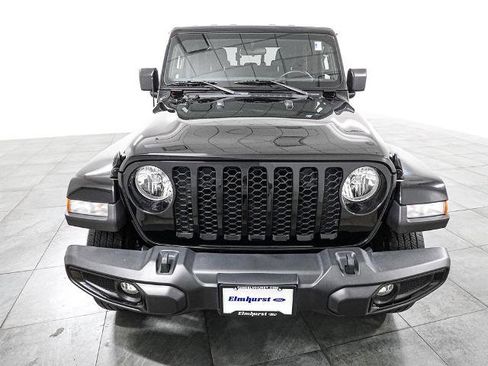 Used 2022 Jeep Gladiator Sport AWD/4WD image 2