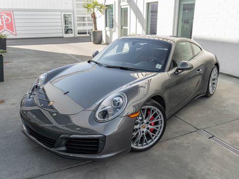 Used 2017 Porsche 911 Carrera 4S image 3