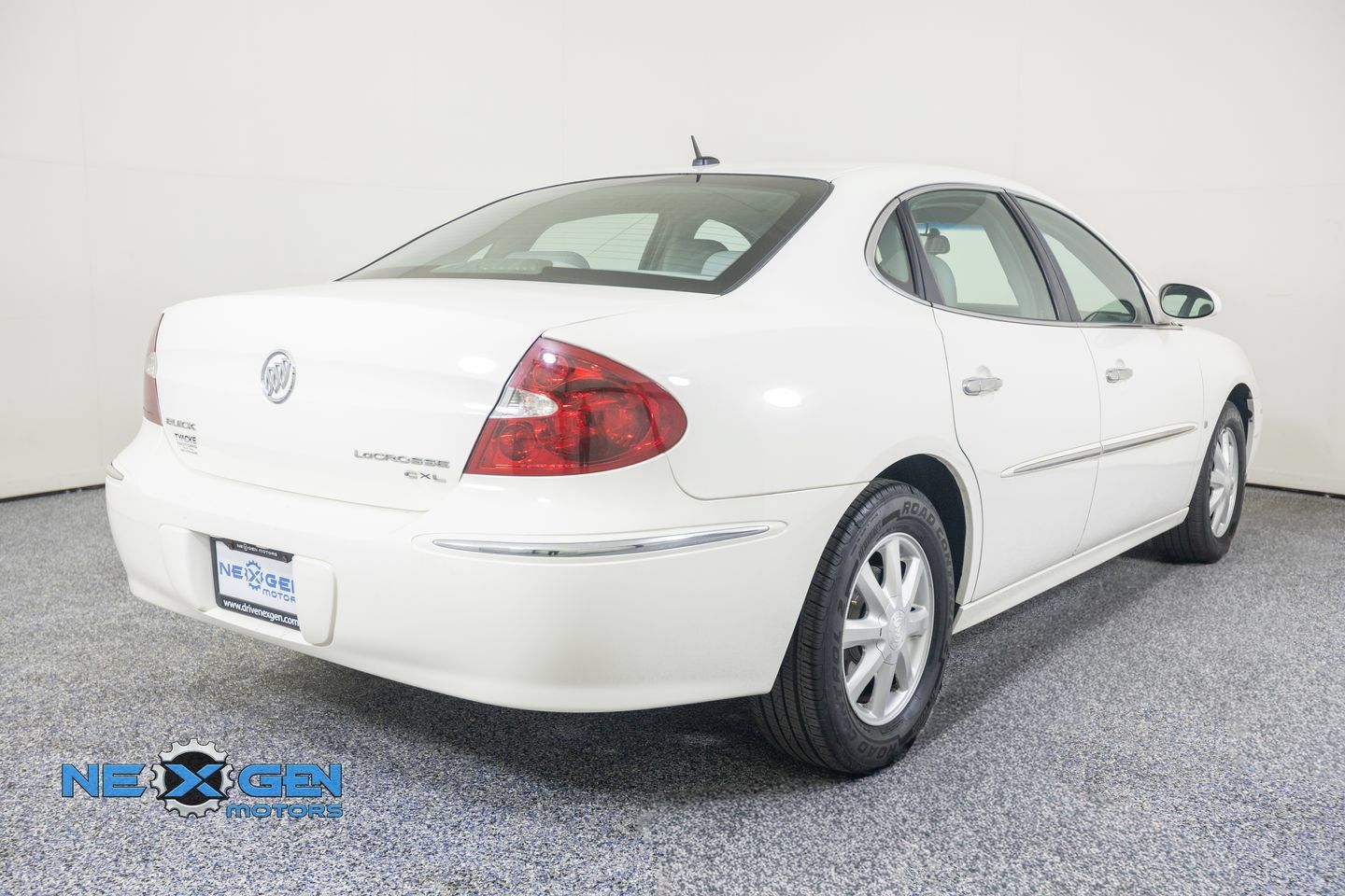 Used 2006 Buick LaCrosse CXL w/ Chrome Appearance Package FWD image 8