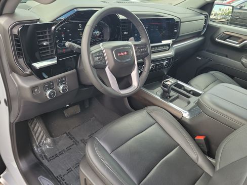 Used 2023 GMC Sierra 1500 SLT w/ SLT Premium Package AWD/4WD image 9