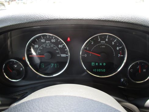 Used 2014 Jeep Wrangler Unlimited Sport w/ Quick Order Package 24S AWD/4WD image 17