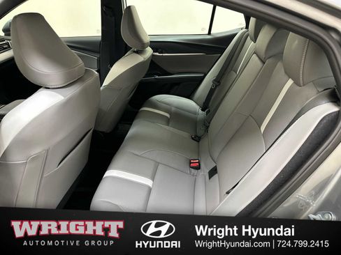 Used 2025 Toyota Camry SE w/ Convenience Package image 13