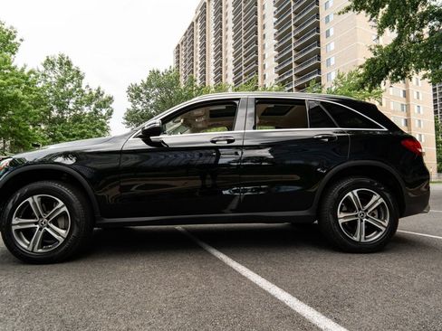 Used 2018 Mercedes-Benz GLC 300 4MATIC image 7