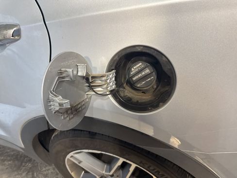 Used 2017 Hyundai Santa Fe SE w/ SE Ultimate Tech Package 03 image 15