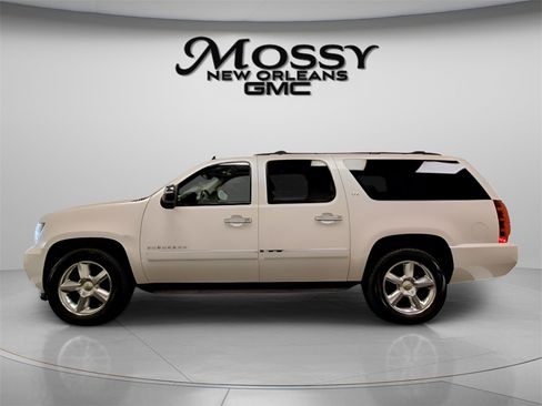 Used 2011 Chevrolet Suburban LTZ image 8