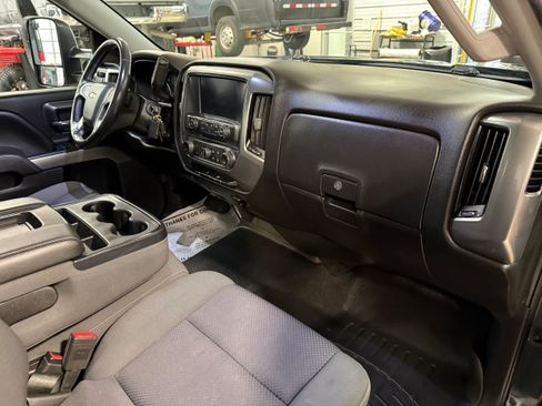 Used 2018 Chevrolet Silverado 1500 LT w/ All Star Edition AWD/4WD image 7