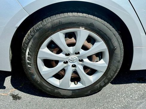 Used 2020 Toyota Corolla LE FWD image 30