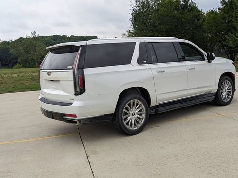 Used 2022 Cadillac Escalade ESV Premium Luxury AWD/4WD image 3