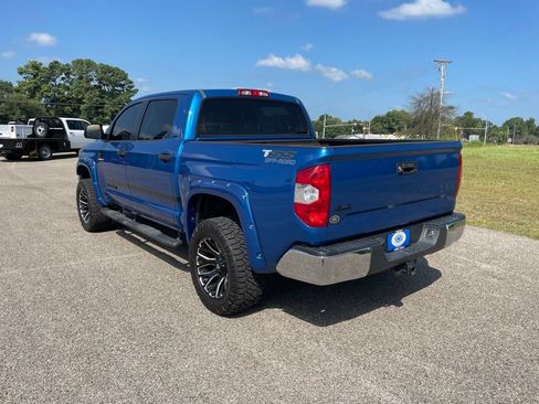 Used 2018 Toyota Tundra SR5 w/ SR5 Upgrade Package AWD/4WD image 3