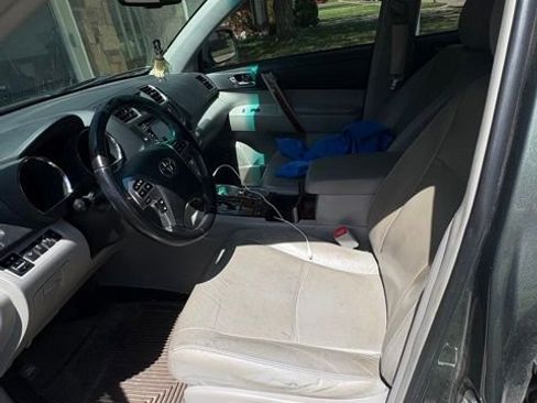 Used 2013 Toyota Highlander Limited image 4