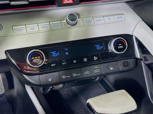 Used 2023 Hyundai Elantra Limited image 26