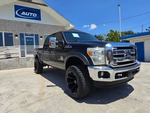 Used 2015 Ford F250 Lariat w/ Lariat Ultimate Package image 2