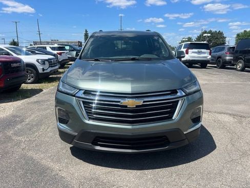 Used 2023 Chevrolet Traverse LT AWD/4WD image 2