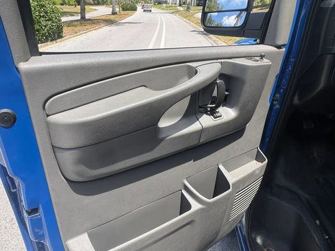 Used 2013 Chevrolet Express 3500 Extended w/ Power Package RWD image 14