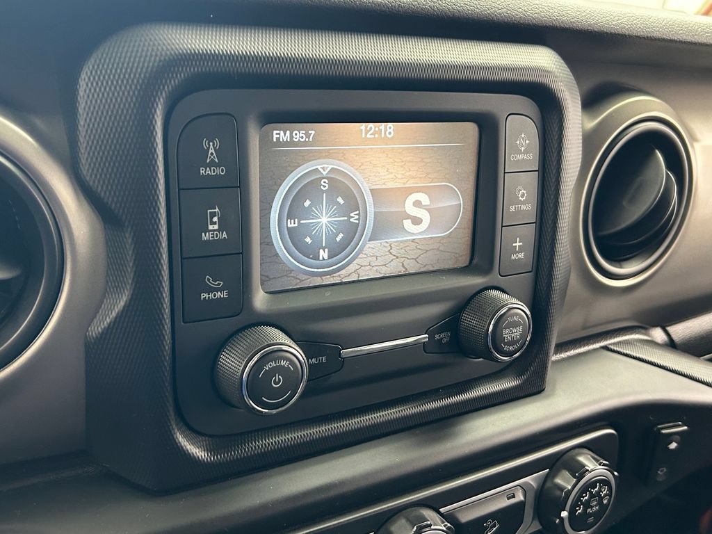 Used 2018 Jeep Wrangler Unlimited Sport AWD/4WD image 35