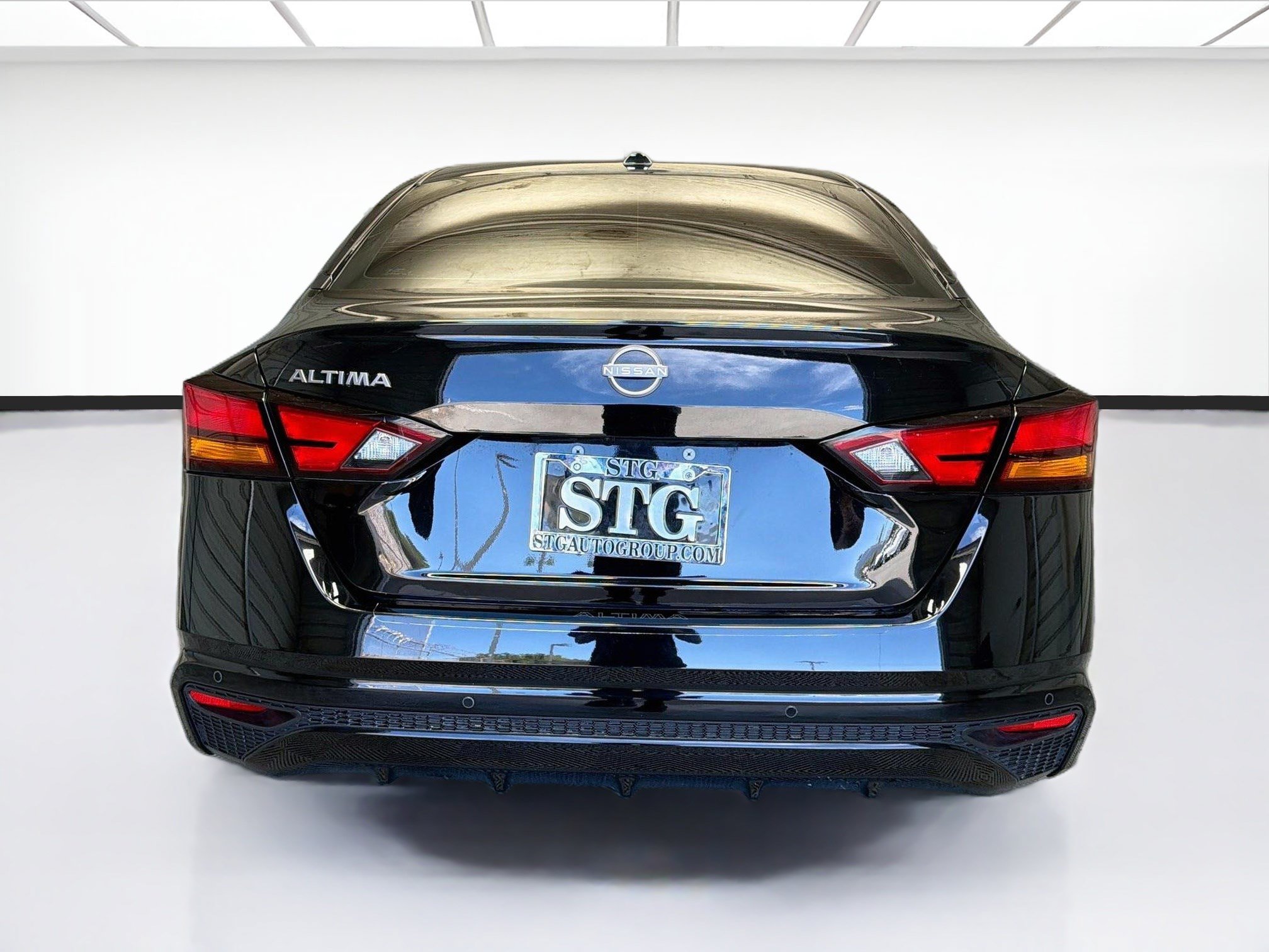 Used 2025 Nissan Altima 2.5 SV FWD image 5