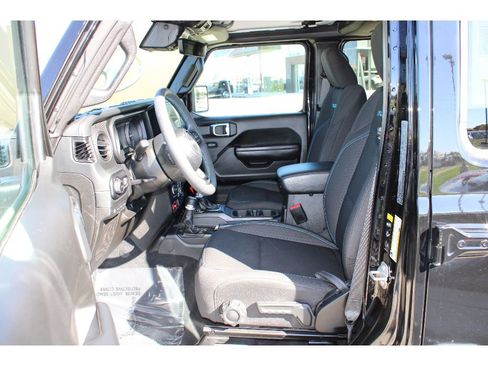 Used 2024 Jeep Wrangler Unlimited Rubicon 4xe w/ Technology Group AWD/4WD image 12