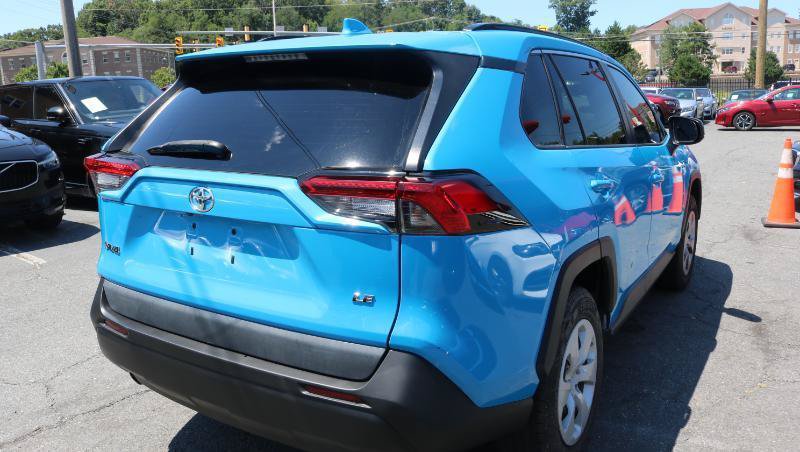 Used 2021 Toyota RAV4 LE FWD image 7